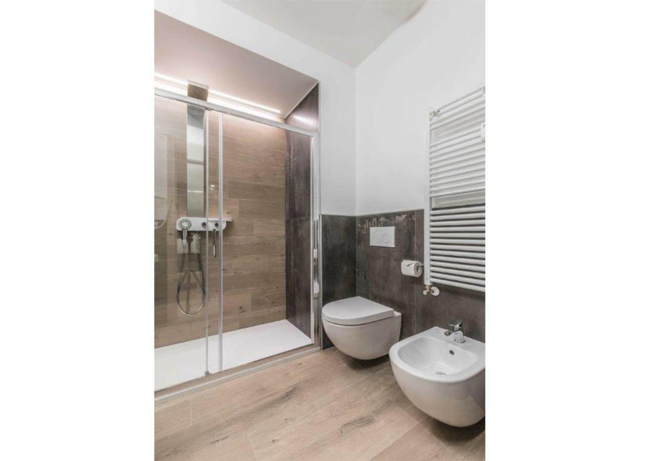 Astoria Deluxe Rooms Болоня Екстериор снимка